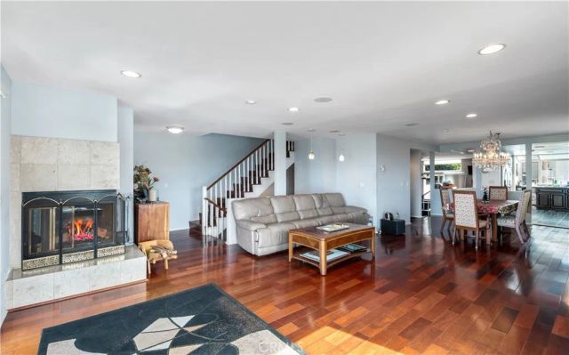 867 Aubrey Court 1, Hermosa Beach, CA 90254