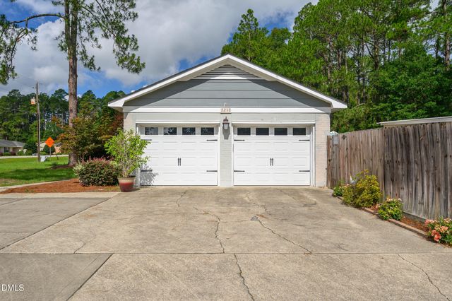 3216 Mesquite Drive, Fayetteville, NC 28306