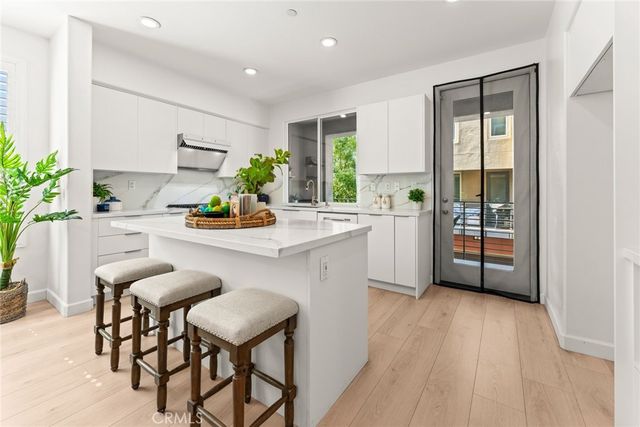 422 W Route 66 66, Glendora, CA 91740