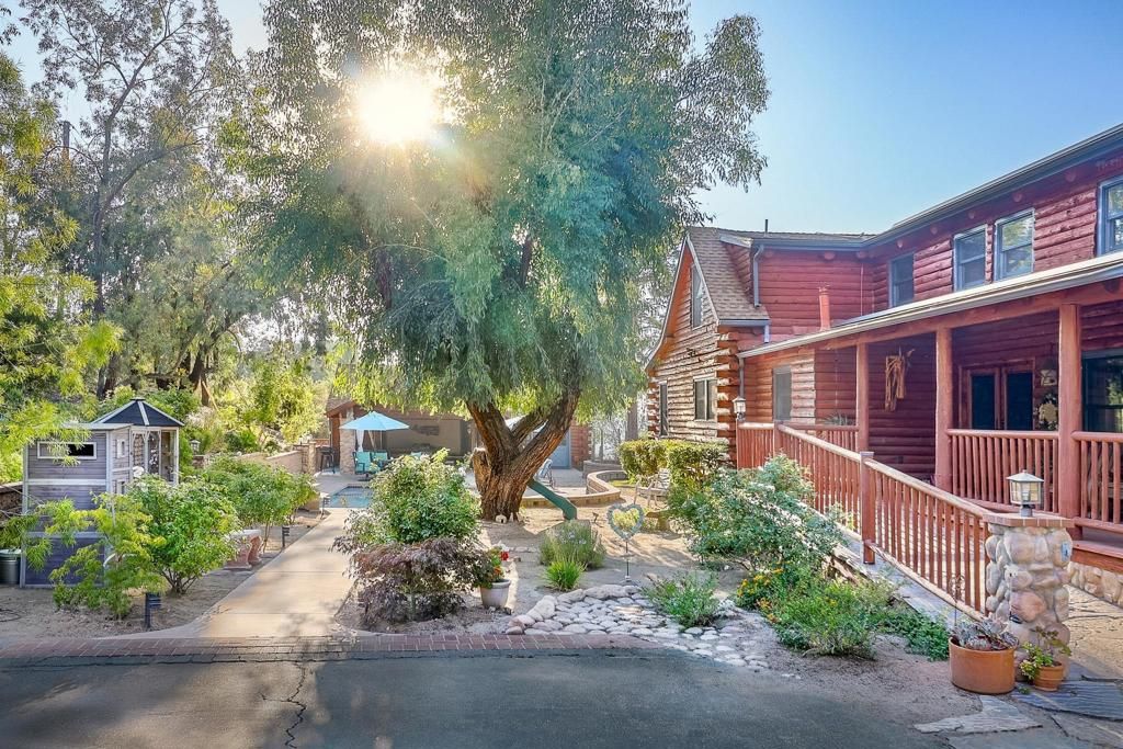 Image 20 of property listing at 12052 Sky View Dr, Valley Center, CA 92082
