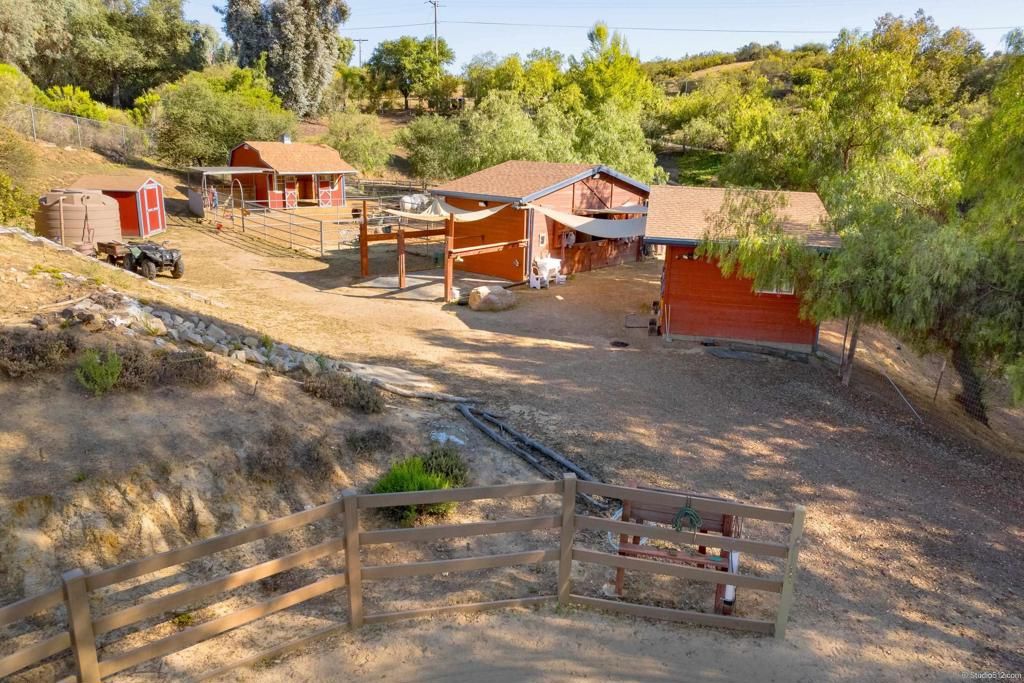 Image 3 of property listing at 12052 Sky View Dr, Valley Center, CA 92082