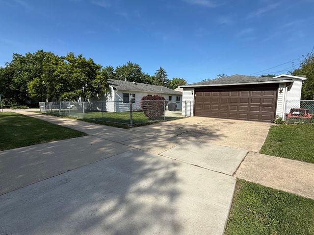 5199 Elmwood Road, Oak Forest, IL 60452