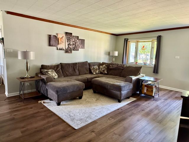 5199 Elmwood Road, Oak Forest, IL 60452
