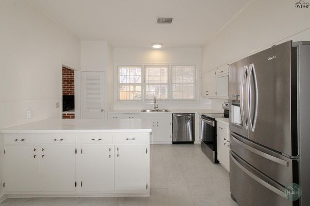 2519 PARADISE STREET, Vernon, TX 76384