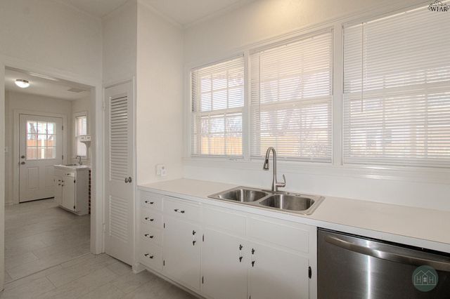 2519 PARADISE STREET, Vernon, TX 76384