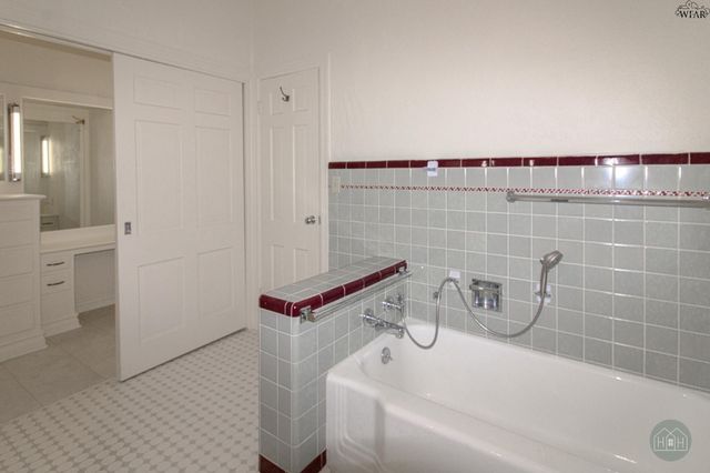 2519 PARADISE STREET, Vernon, TX 76384