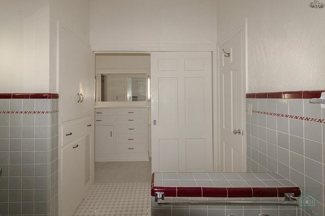 2519 PARADISE STREET, Vernon, TX 76384