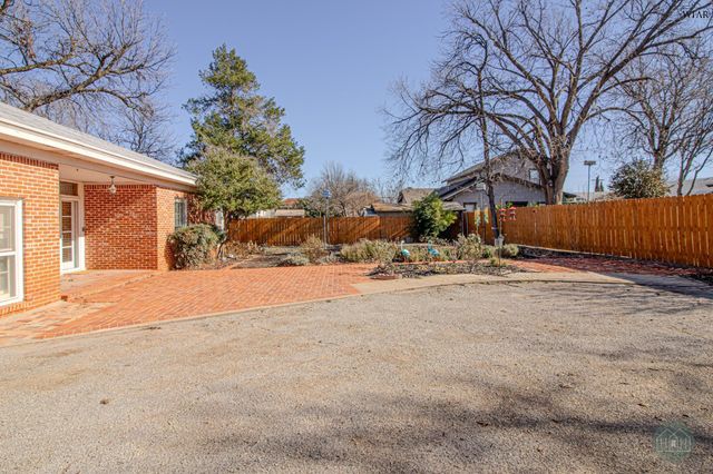 2519 PARADISE STREET, Vernon, TX 76384