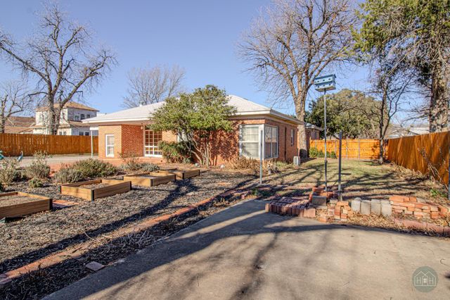 2519 PARADISE STREET, Vernon, TX 76384