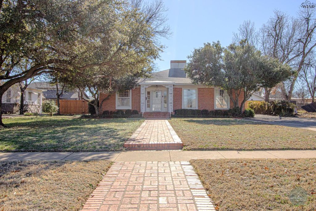 2519 PARADISE STREET, Vernon, TX 76384