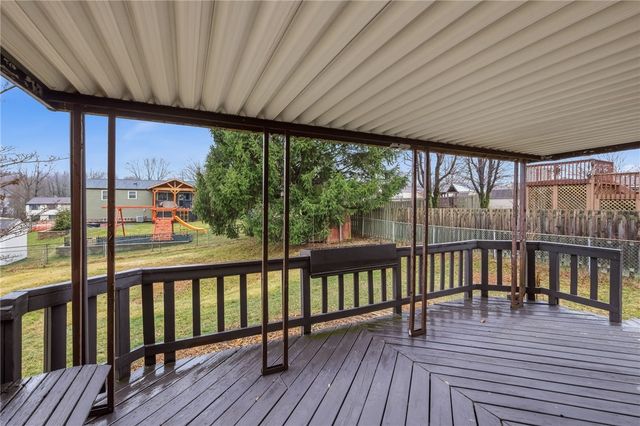 310 Celestial Dr, Economy, PA 15042