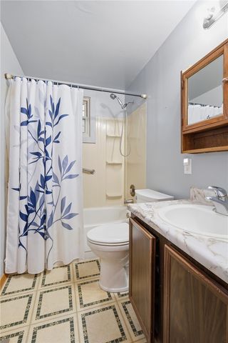 310 Celestial Dr, Economy, PA 15042