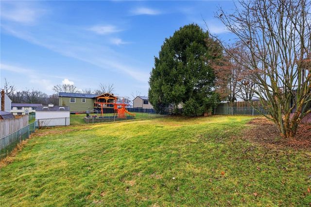 310 Celestial Dr, Economy, PA 15042