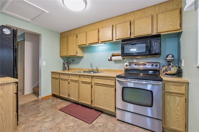 310 Celestial Dr, Economy, PA 15042