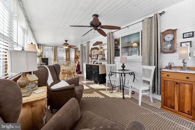 926 BUTTONWOOD ST, Emmaus, PA 18049