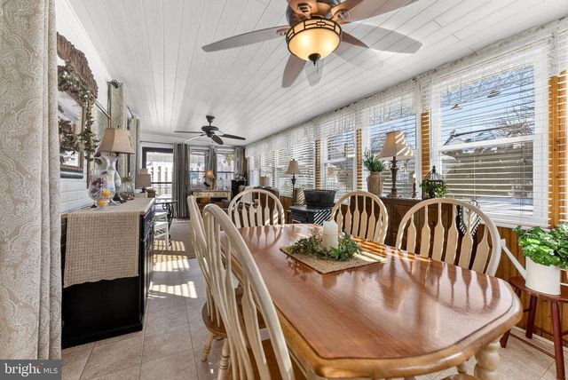 926 BUTTONWOOD ST, Emmaus, PA 18049