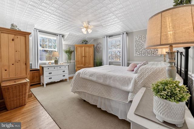 926 BUTTONWOOD ST, Emmaus, PA 18049