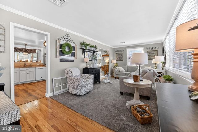 926 BUTTONWOOD ST, Emmaus, PA 18049