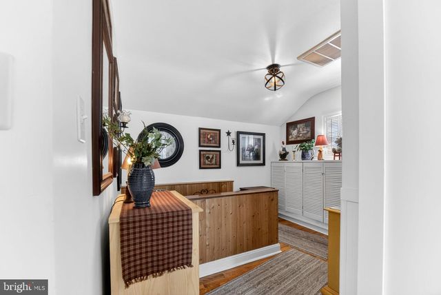 926 BUTTONWOOD ST, Emmaus, PA 18049