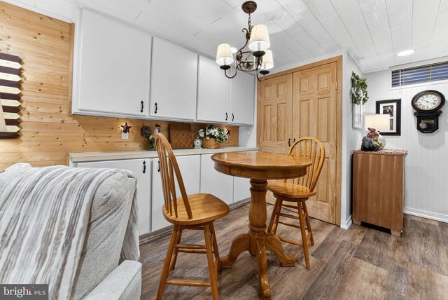 926 BUTTONWOOD ST, Emmaus, PA 18049