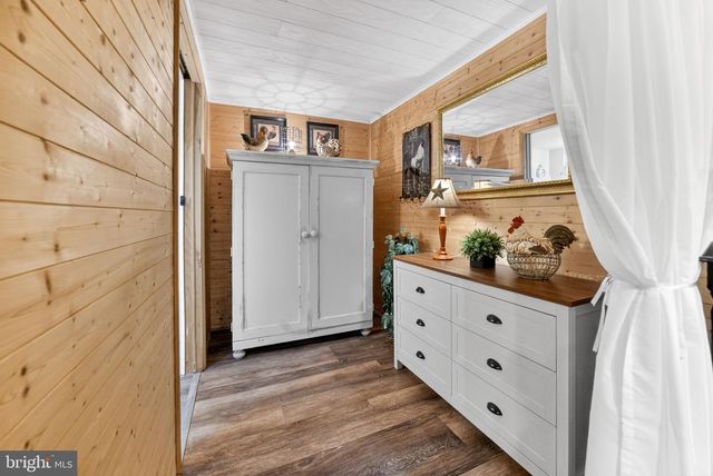 926 BUTTONWOOD ST, Emmaus, PA 18049