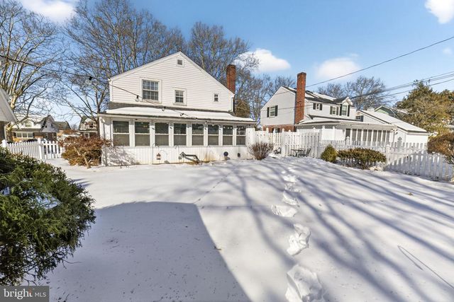 926 BUTTONWOOD ST, Emmaus, PA 18049