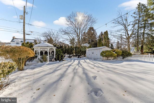 926 BUTTONWOOD ST, Emmaus, PA 18049