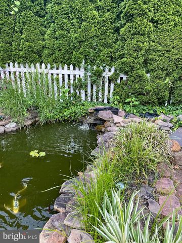 926 BUTTONWOOD ST, Emmaus, PA 18049