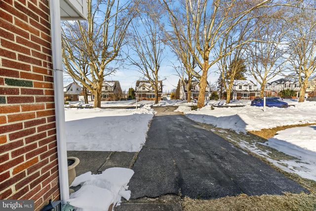 926 BUTTONWOOD ST, Emmaus, PA 18049