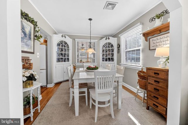 926 BUTTONWOOD ST, Emmaus, PA 18049