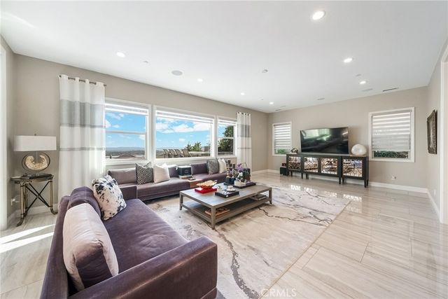 1132 Summit Oak, Lake Forest, CA 92679