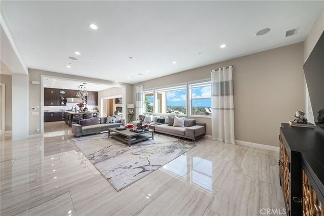 1132 Summit Oak, Lake Forest, CA 92679