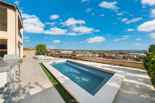 1132 Summit Oak, Lake Forest, CA 92679