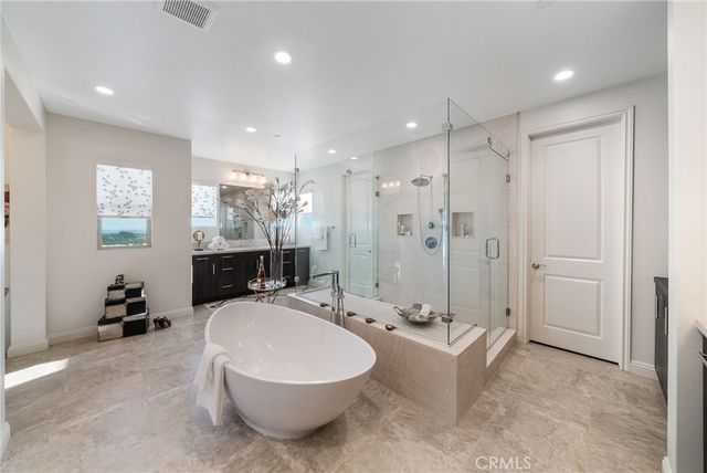 1132 Summit Oak, Lake Forest, CA 92679