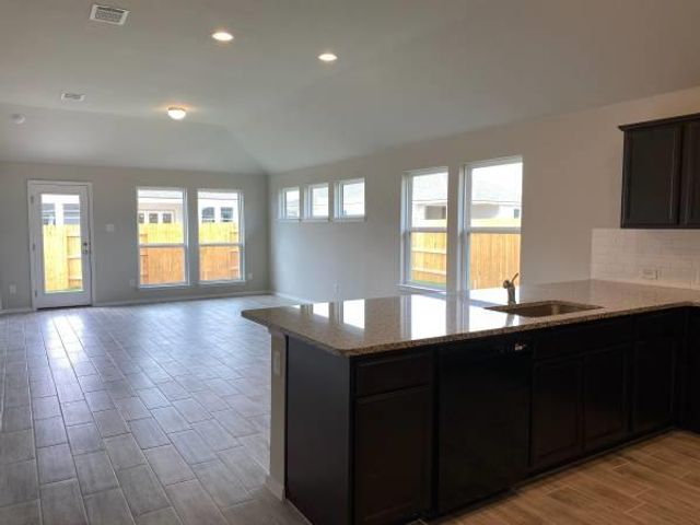 124 Trailside LN, Bastrop, TX 78602