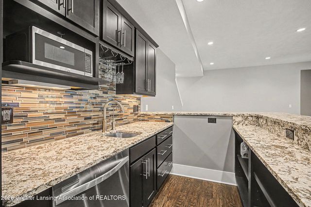 6253 Fenwick Court, East Lansing, MI 48823