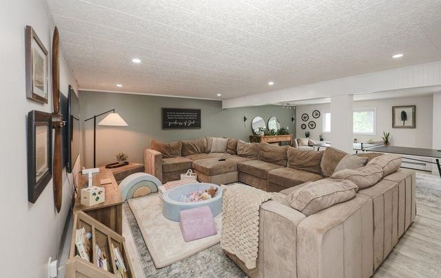 109 Pillsbury Road, Londonderry, NH 03053