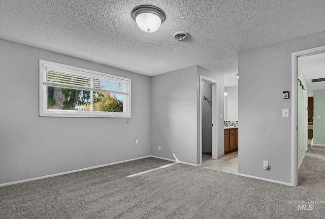 7625 W Cherrywood Dr, Boise, ID 83704