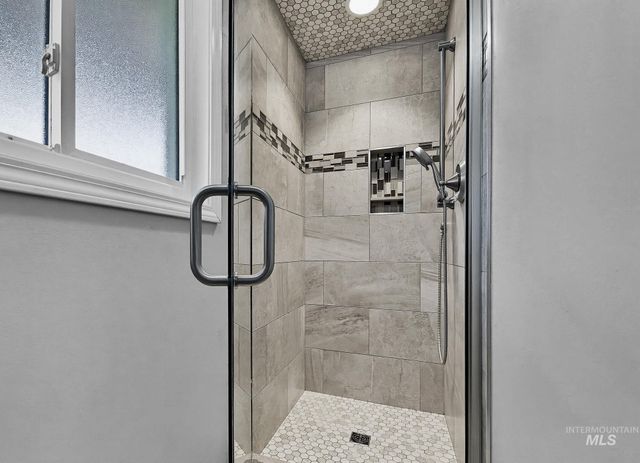 7625 W Cherrywood Dr, Boise, ID 83704