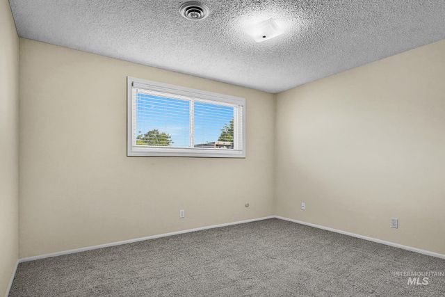 7625 W Cherrywood Dr, Boise, ID 83704