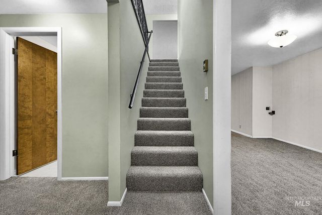 7625 W Cherrywood Dr, Boise, ID 83704