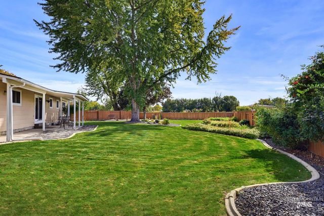 7625 W Cherrywood Dr, Boise, ID 83704
