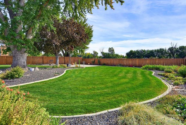7625 W Cherrywood Dr, Boise, ID 83704