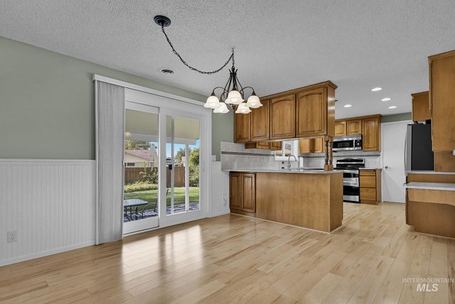7625 W Cherrywood Dr, Boise, ID 83704