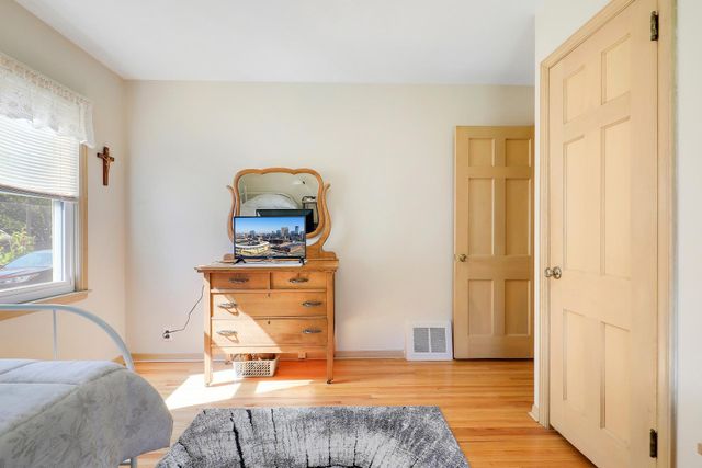 2949 Brunswick Avenue S, Saint Louis Park, MN 55416