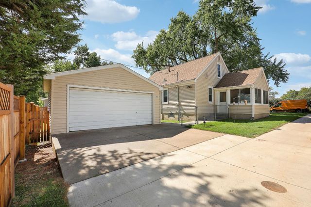 2949 Brunswick Avenue S, Saint Louis Park, MN 55416