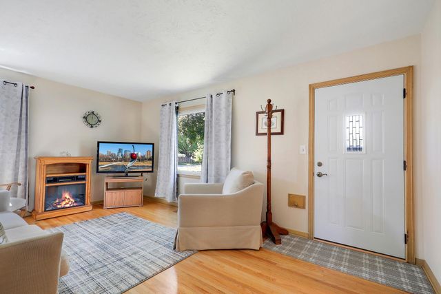 2949 Brunswick Avenue S, Saint Louis Park, MN 55416