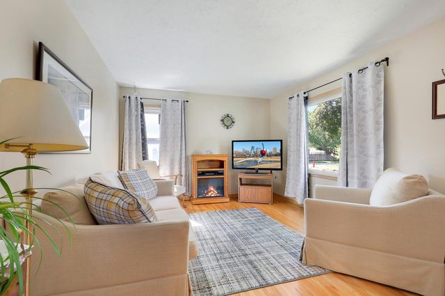 2949 Brunswick Avenue S, Saint Louis Park, MN 55416