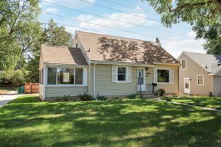 2949 Brunswick Avenue S, Saint Louis Park, MN 55416