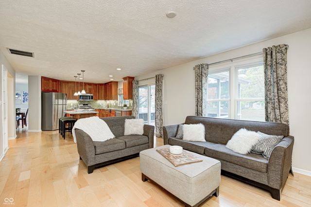 7523 Bramblewood Lane, Indianapolis, IN 46254